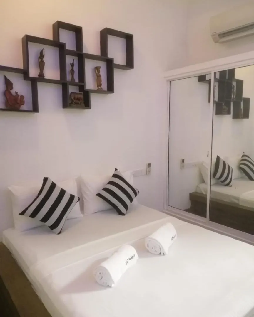Guest house Beach Hotel D87 Negombo