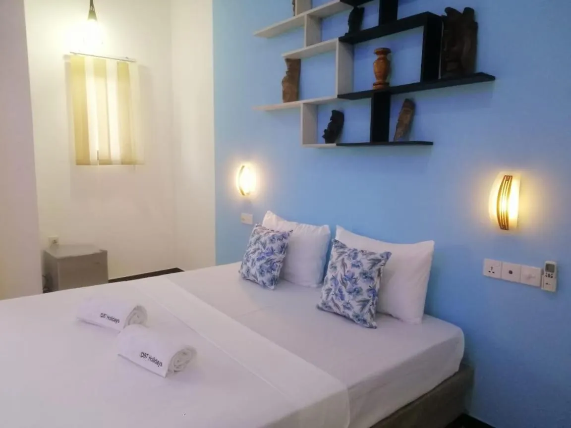 Beach Hotel D87 Negombo