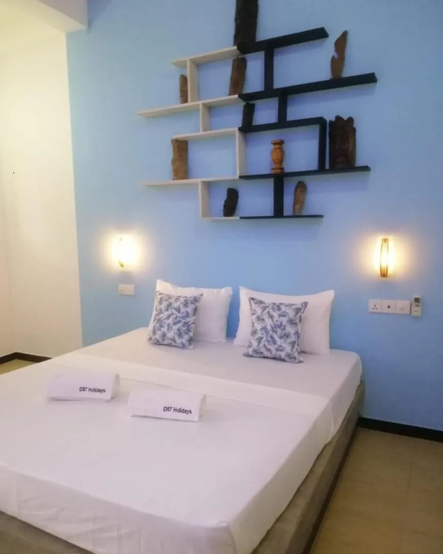 Beach Hotel D87 Negombo