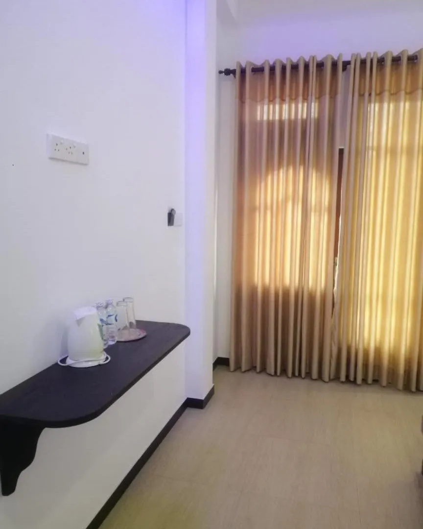 Beach Hotel D87 Negombo 0*,